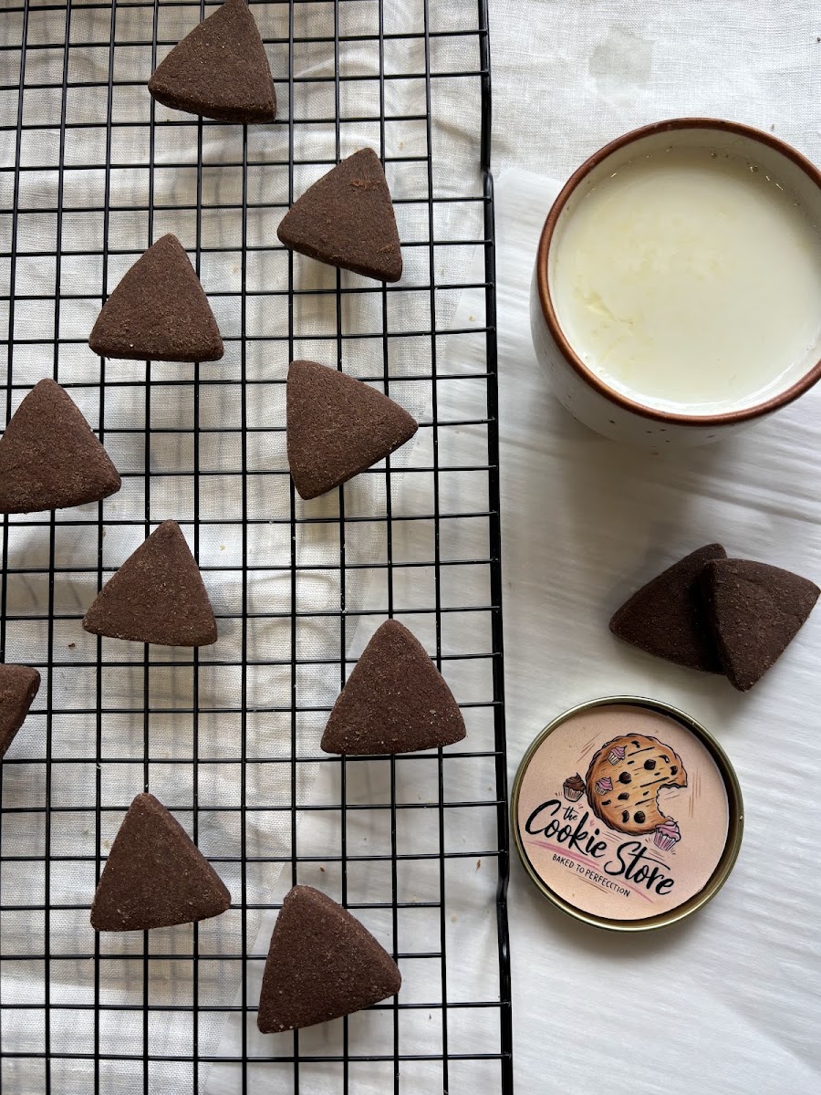 Cocoa Biscuit extras